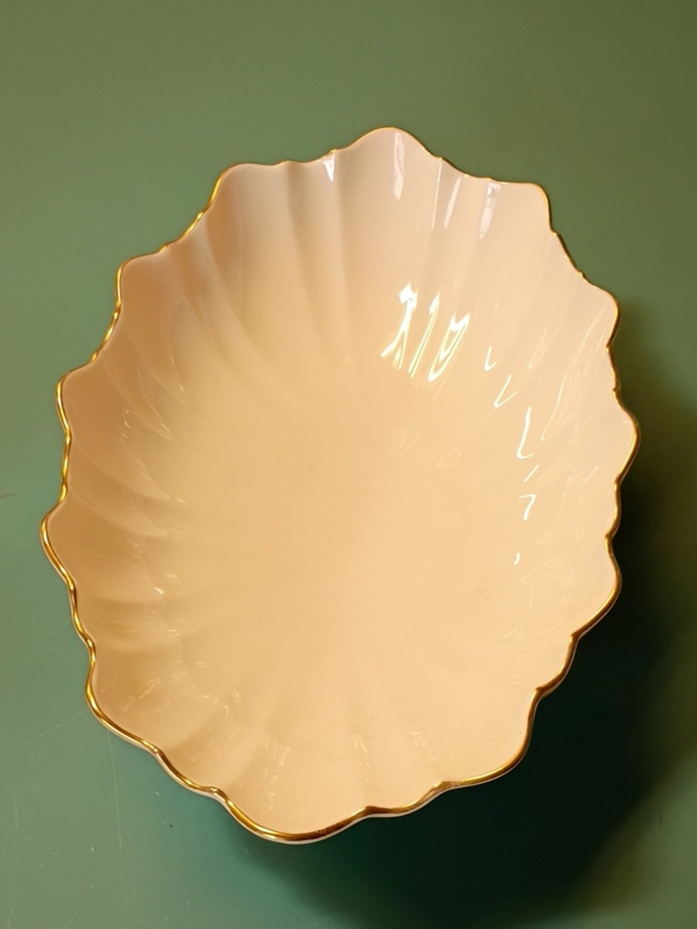 Lenox Symphony Cream Porcelain Shell-Shaped Serving Bowl with Gold Trim